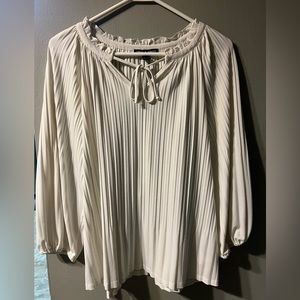 Off white women’s flowy top